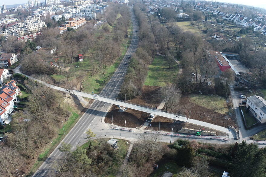 Luftaufnahme der Brücke über den Seeblickweg.